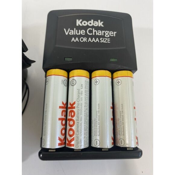Kodak Easyshare MAX z990 12 MP Digital Camera w/Batteries 16BG Memory Case Cord - Picture 10 of 14